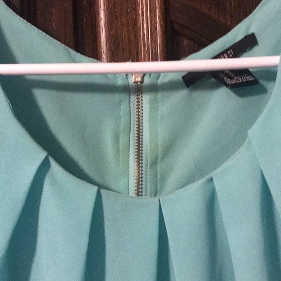 Dainty Light Teal Blue Sleeveless Blouse - Picture 2 of 7
